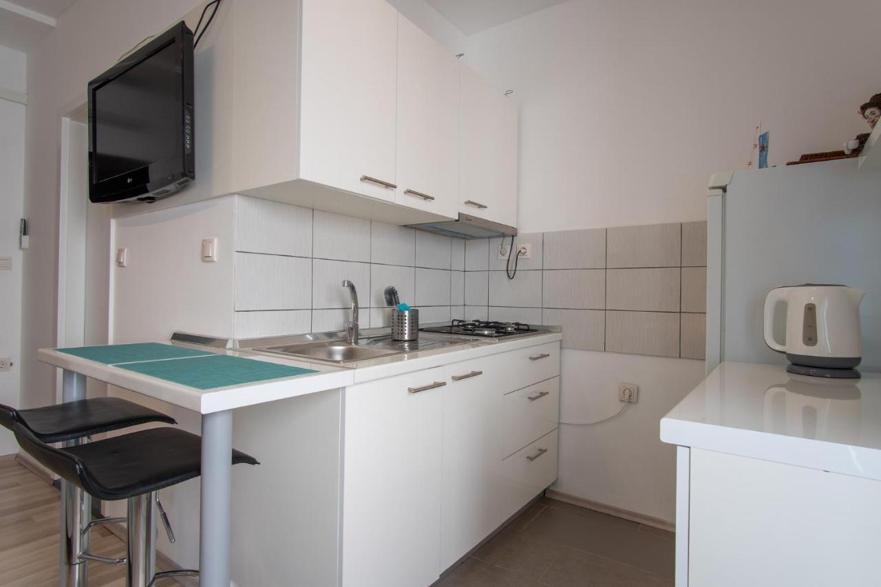 Private Holliday Apartment Паг Экстерьер фото